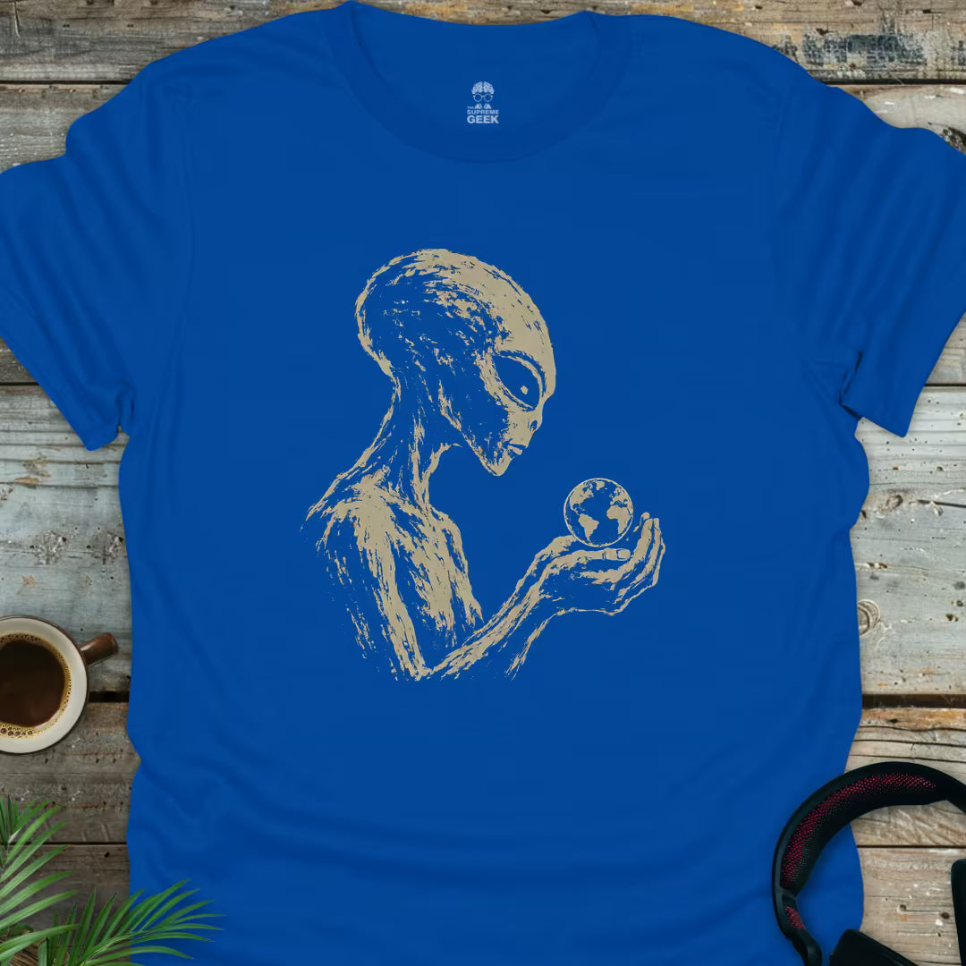 We Are Not Alone - Geek T-Shirt - Royal